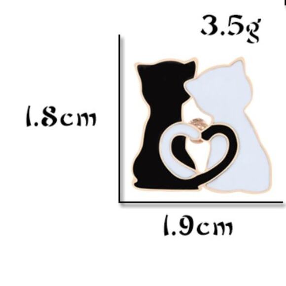 Black and White Cat Heart Tails Pin Brooch - Picture 2 of 2